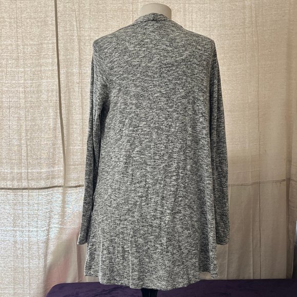 Bobeau Women’s Grey Gray Cardigan NWT Size Small - Picture 3 of 5